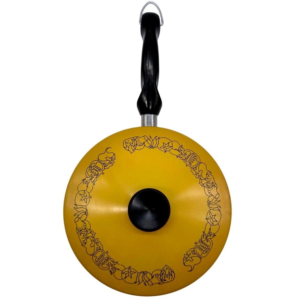 Vintage Wear-Ever Skillet Pan 8 Inch Harvest Yellow Vegetable print‎ Lid USA